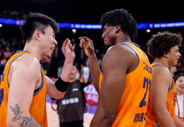 开运官方网站-CBA积分榜最新排名！上海力压广厦排第1，广东第3不稳，7队大乱斗